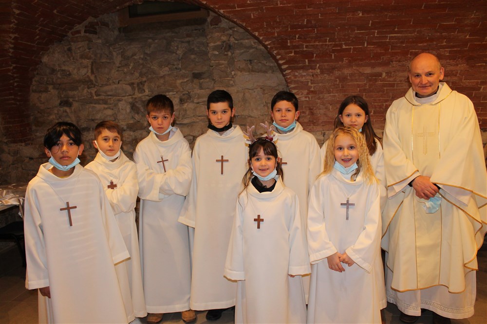 Les servants d'autel 2022, Gabriel, Idrys, Hugo, Camille, Tyméo, Julie, Rose et Kassandre