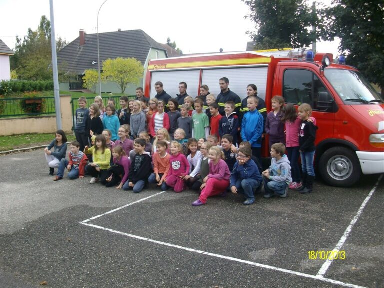 Manœuvre des sapeurs-pompiers à l’école