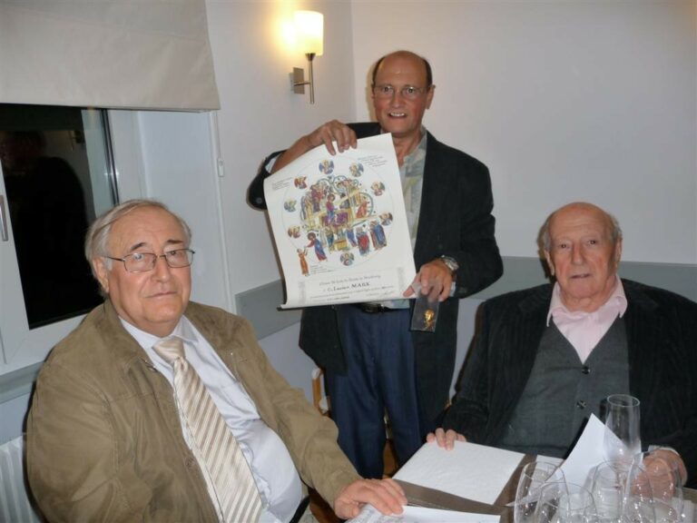 Médaille et diplôme au président honoraire de la chorale